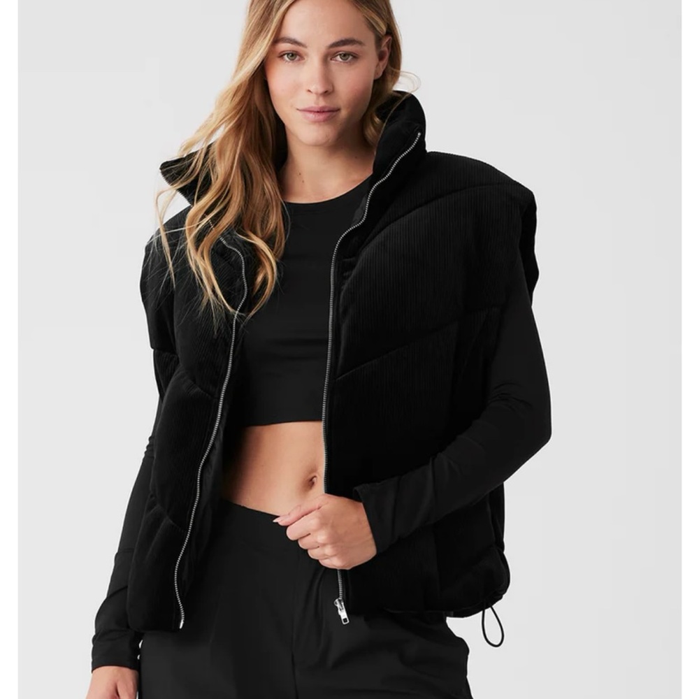 Alo Yoga Ribbed Velour Mountain Side Puffer Vest